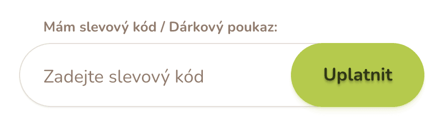 Zaškrtnutý přepínač s textem „Mám slevový kód“ a pole pro zadání slevového kódu s tlačítkem „Uplatnit“.