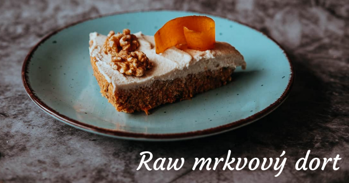 Raw mrkvový dort