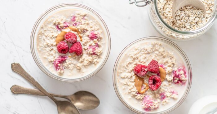 Domácí makadamové mléko použijte do snídaňové kaše nebo do granoly.