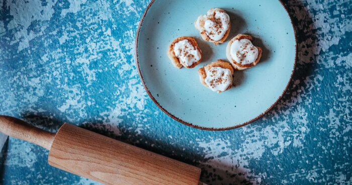 Mini skořicoví šneci jsou vhodné i pro děti na svačinu.