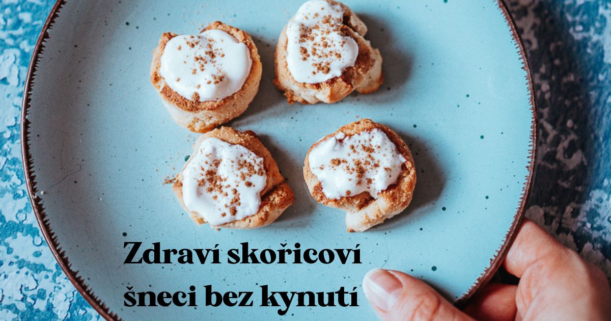 Skořicoví šneci bez kynutí z jemné mandlové mouky.