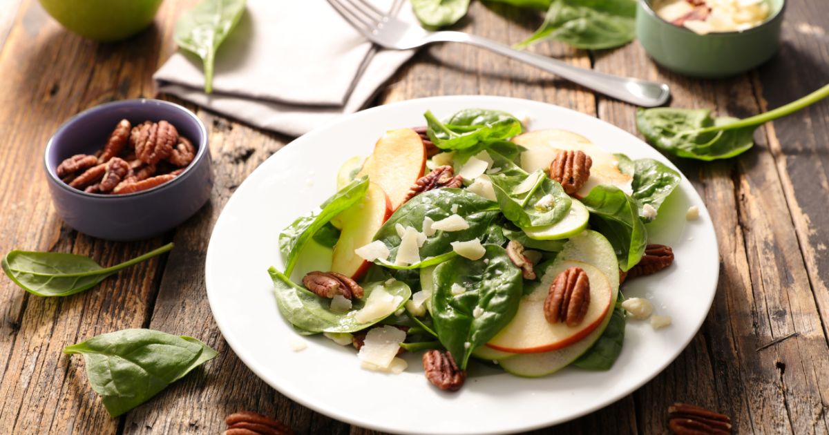 Pekanové ořechy se skvěle hodí do vašeho zdravého salátu.