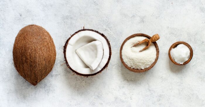 Výroba panenského kokosového oleje.