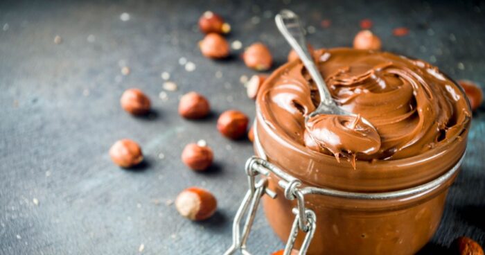 Ořechové máslo z lískových oříšků vám jistě zvedne náladu.