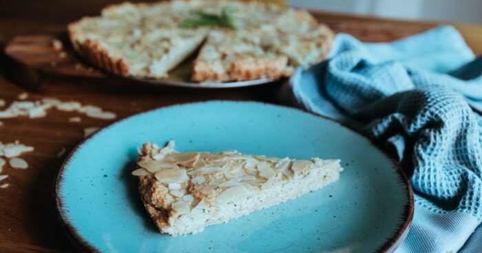 Pokud patříte mezi celiaky a chybí vám koláč k odpolední kávě, nemusíte zoufat. Mandlový koláč je bezlepkový. 