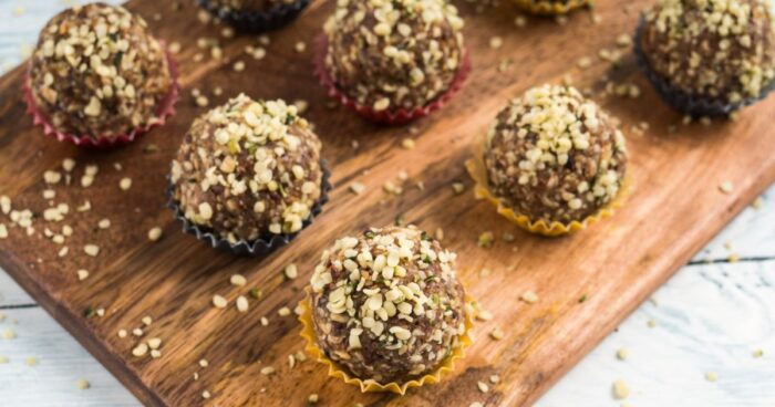 Konopnými semínky můžete i ozdobit vaše muffiny nebo raw kličky.