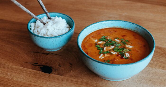 K hotovému thajskému kari se nejlépe hodí rýže. 