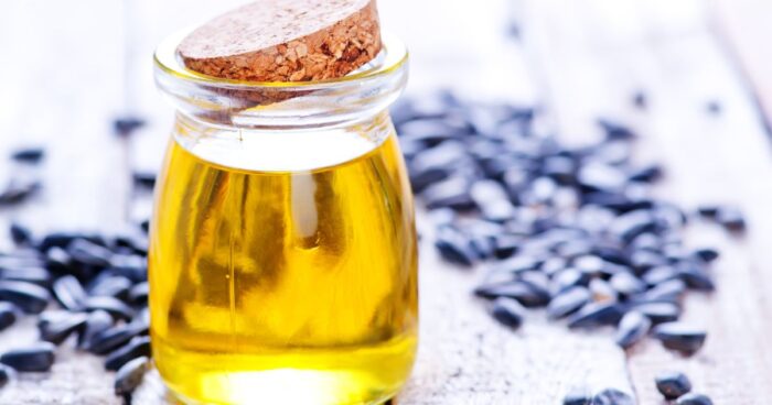 Slunečnicový olej je netěkavý olej získávaný ze slunečnicového semínka.