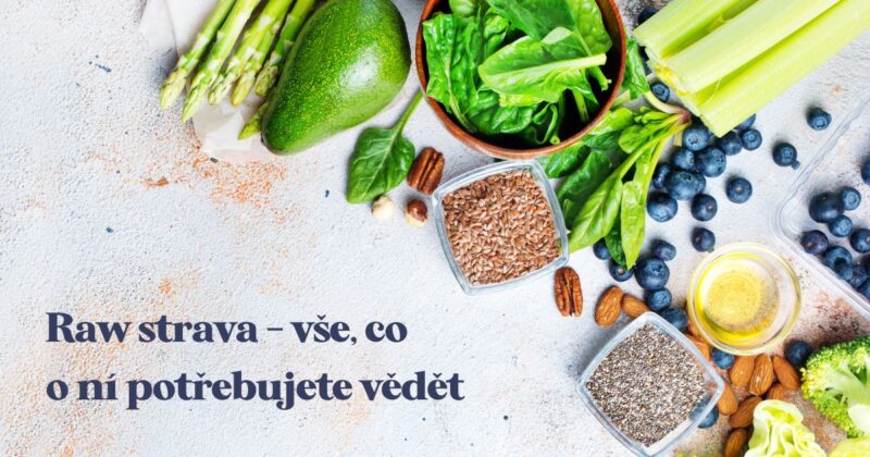Raw strava spočívá v konzumaci syrových, nezpracovaných potravin, jako jsou ovoce, zelenina, oříšky a semena, s důrazem na zachování živin a enzymů pomocí minimálního tepelného zpracování.