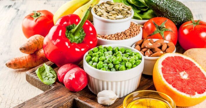 Hubnutí pomocí raw diety podporuje lepší trávení a zvýšenou sytost, což přispívá k úbytku váhy.