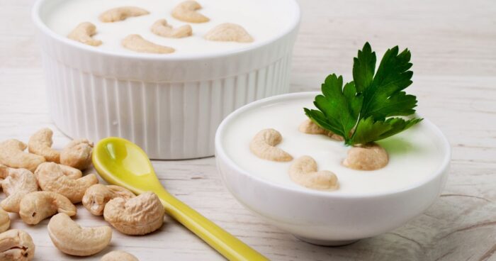 Kešu smetana se hodí do jakékoliv omáčky jako náhrada smetany.