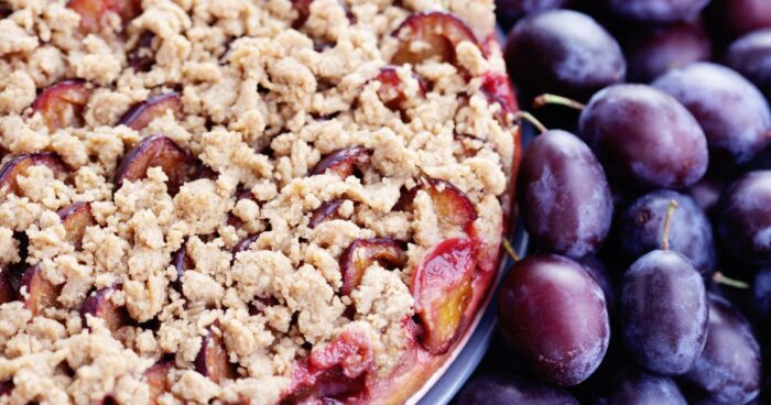 Pokud hledáte drobenkový koláč, i z tohoto receptu to lze. Stačí zkusit drobenku ve fit verzi.