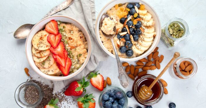 Ovesné vločky se často používají do snídaní, jako ingredience do ovesných kaší, müsli, smoothie nebo do pečiva.