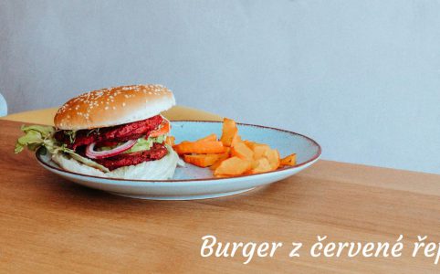 Burger z červené řepy