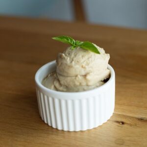 Veganská domácí banánová zmrzlina bez cukru