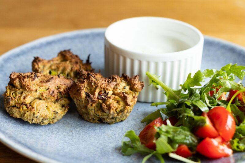 Recept na slané cuketové muffiny se sýrem