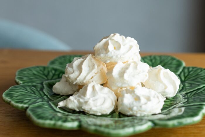 Recept na jednoduché kokosky z bílků_ Nejlepší sněhové kokosové pusinky