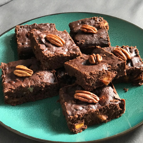 Recept: Vláčné banánové brownies s mangem