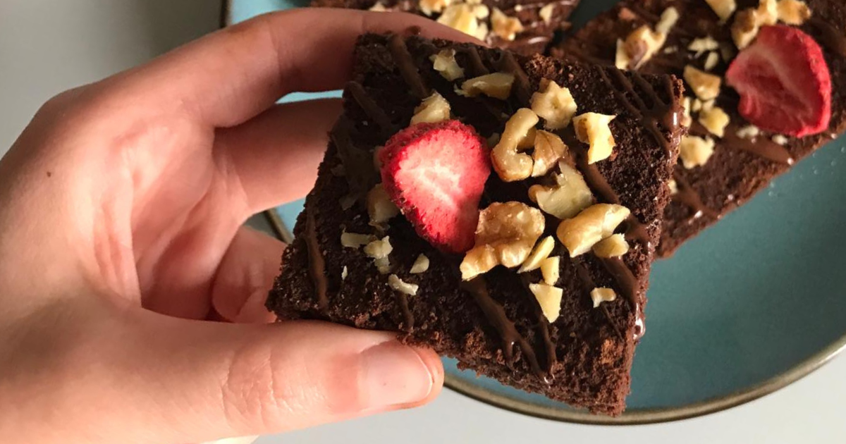 Recept: Zdravé brownies s ořechy a sušeným ovocem