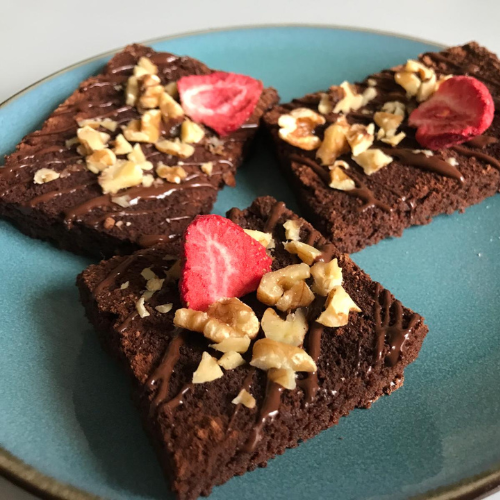 Recept: Zdravé brownies bez cukru s ořechy a sušeným ovocem