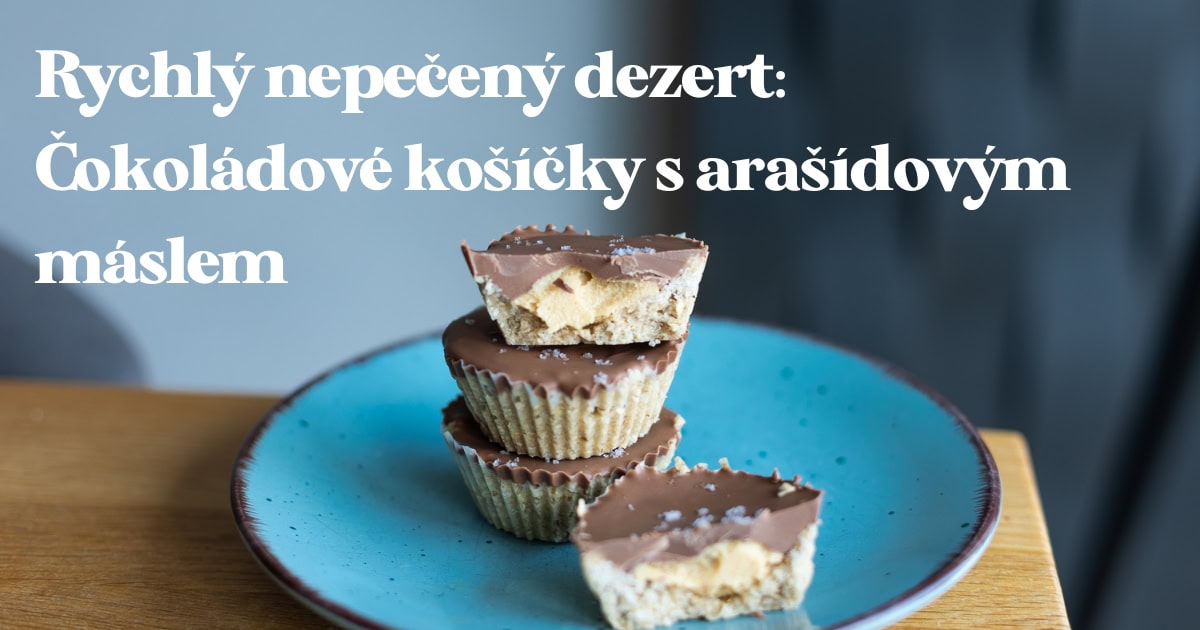 Mezi oblíbené recepty na nepečené dezerty patří také čokoládové košíčky. Zatím jsme je dělali ve dvou variantách. V té první, bezlepkové tvoří základ ovesné vločky a kokosový olej.
