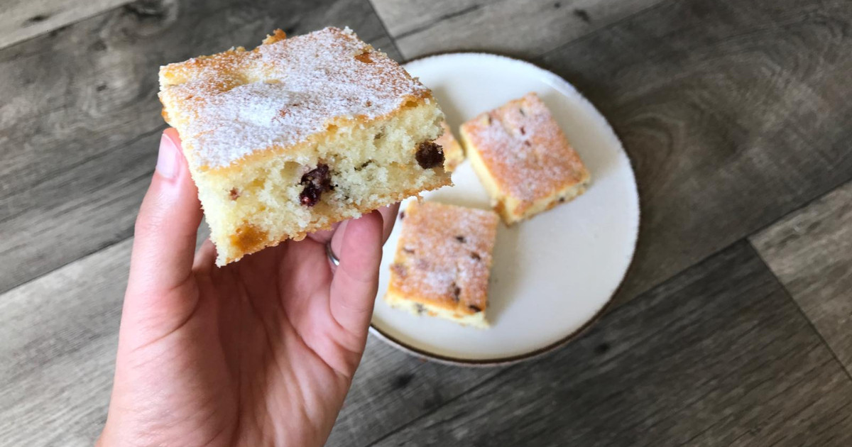 Recept: Tvarohová buchta na plech, sušené mango a ovoce