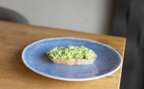 Jednoduchá hrášková pomazánka s mátou