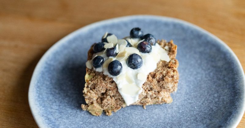 Pečená ovesná kaše s jablkem a banánem