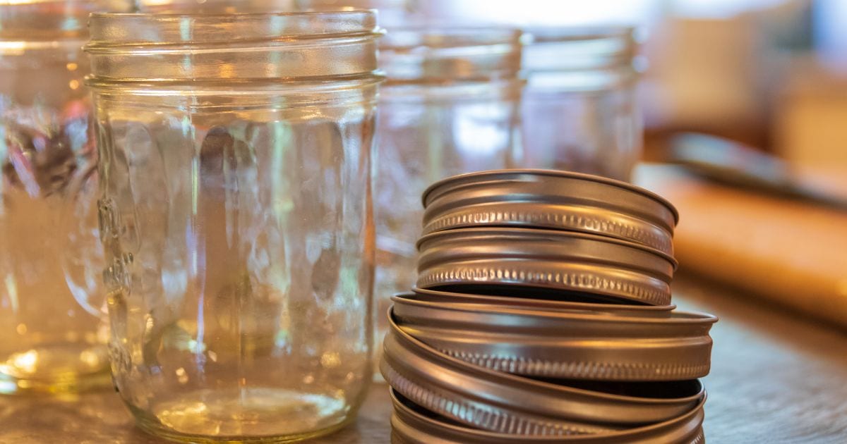 Sklenice na zavařování vlašských ořechů