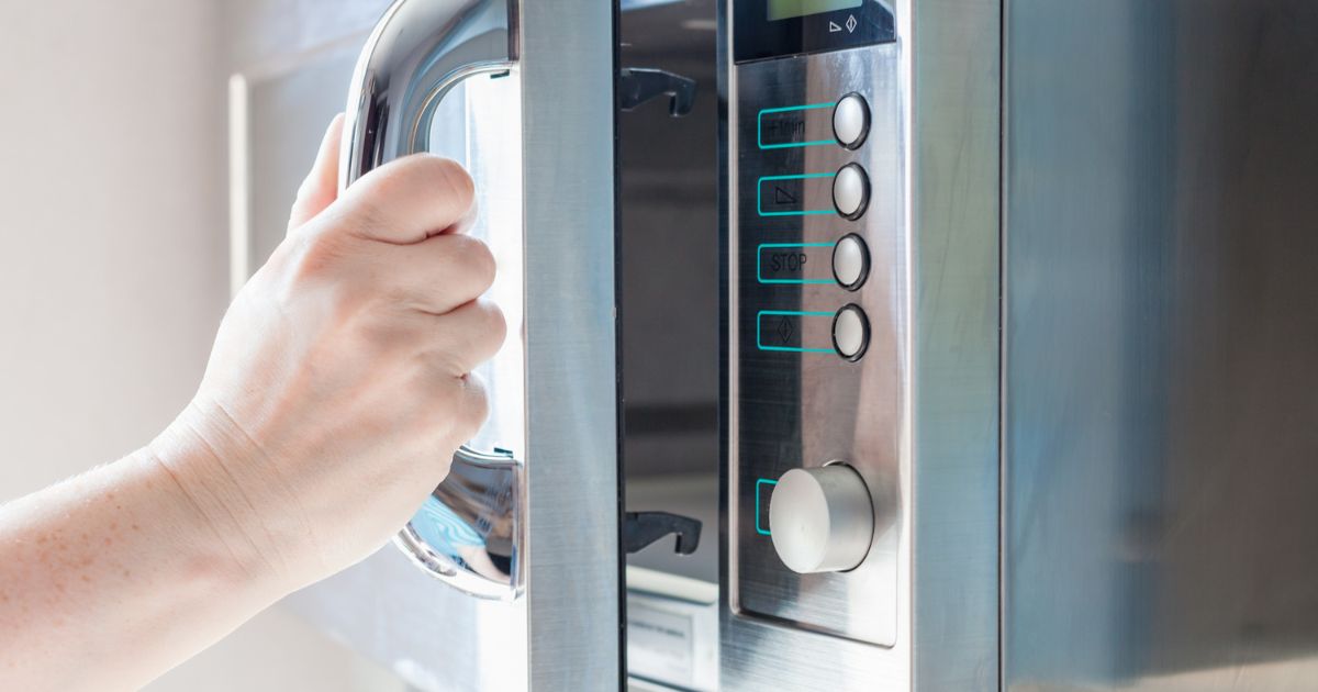 Zavařování vlašských ořechů v mikrovlnné troubě