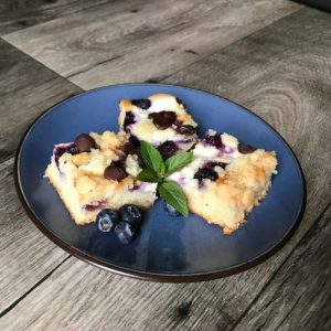 Borůvková bublanina s drobenkou a tvarohem