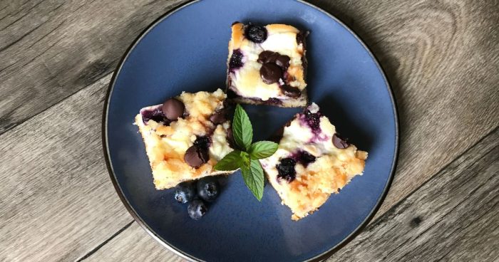 Borůvková bublanina s drobenkou a tvarohem