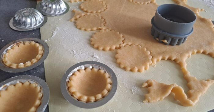 Linecké košíčky s pistáciovým krémem