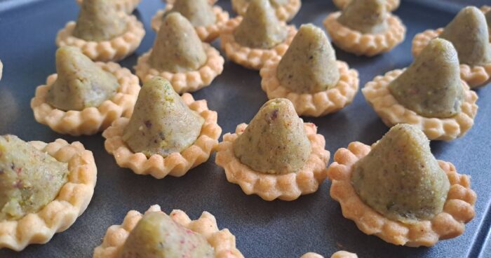 Linecké košíčky s pistáciovým krémem