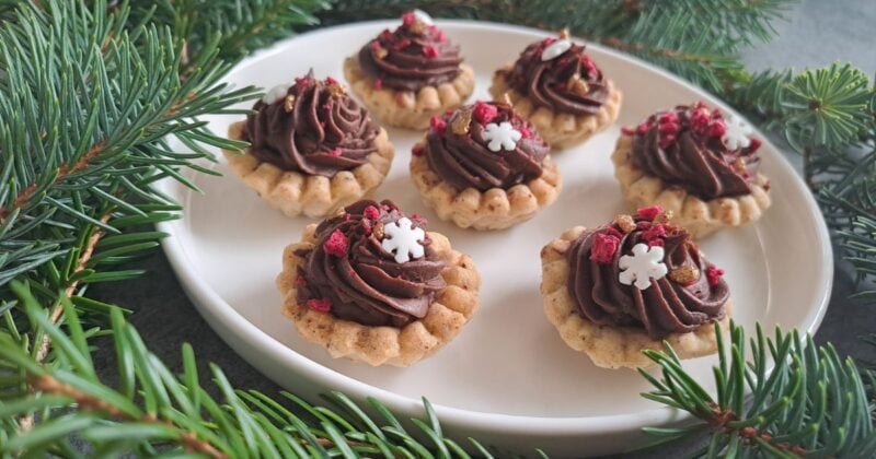 Plněné košíčky čokoládovým krémem