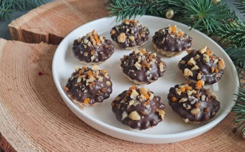 Vánoční ořechové košíčky