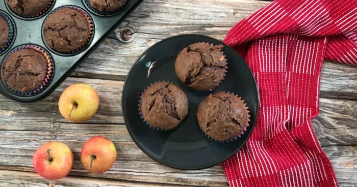 Vláčné perníkové muffiny s jablky a čokoládou