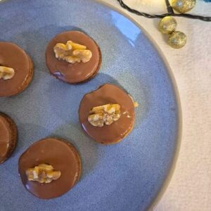 Pravé Ischelské dortíčky s ořechovou náplní