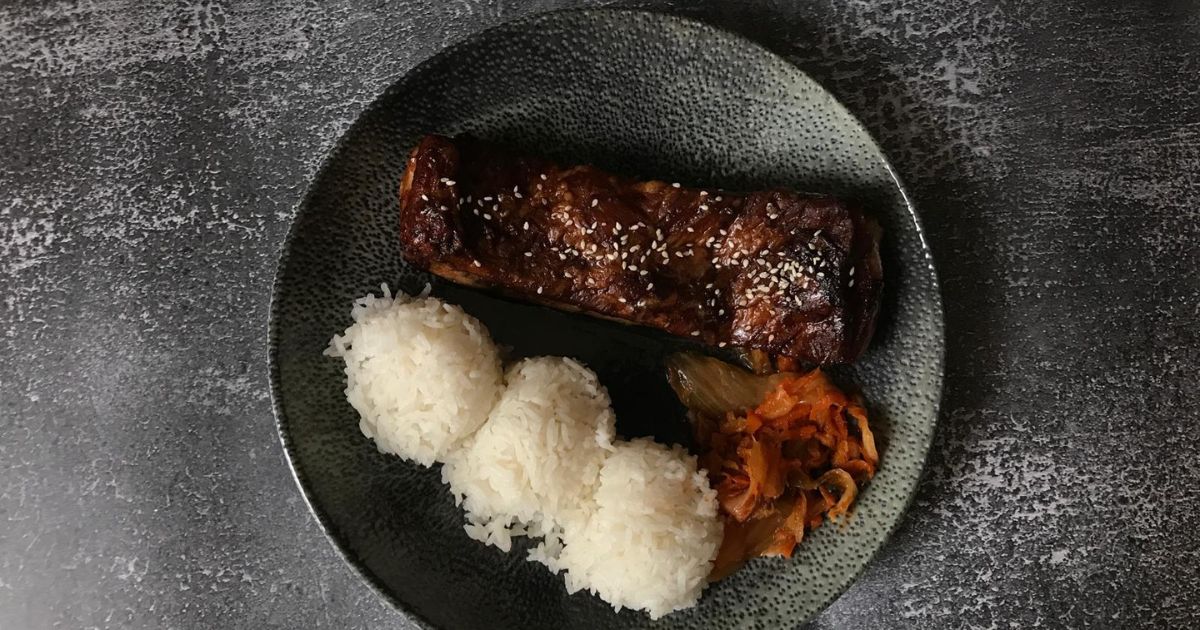 Recept: Pomalu pečený asijský bůček s kimchi
