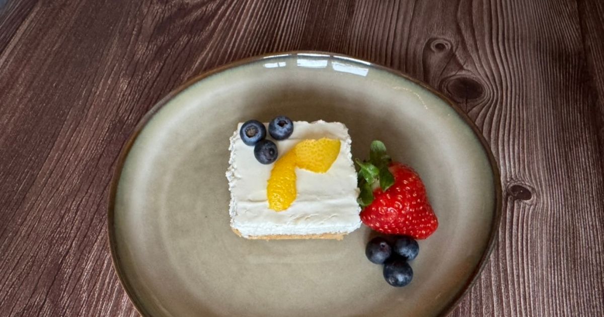 Recept: Nejlepší citronový cheesecake s kešu a ovocem