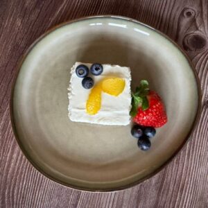 Recept: Nejlepší citronový cheesecake s kešu a ovocem